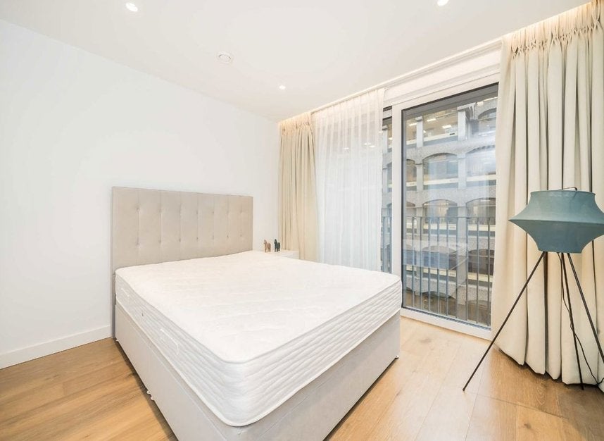 Flat Phoenix Place in Greater London