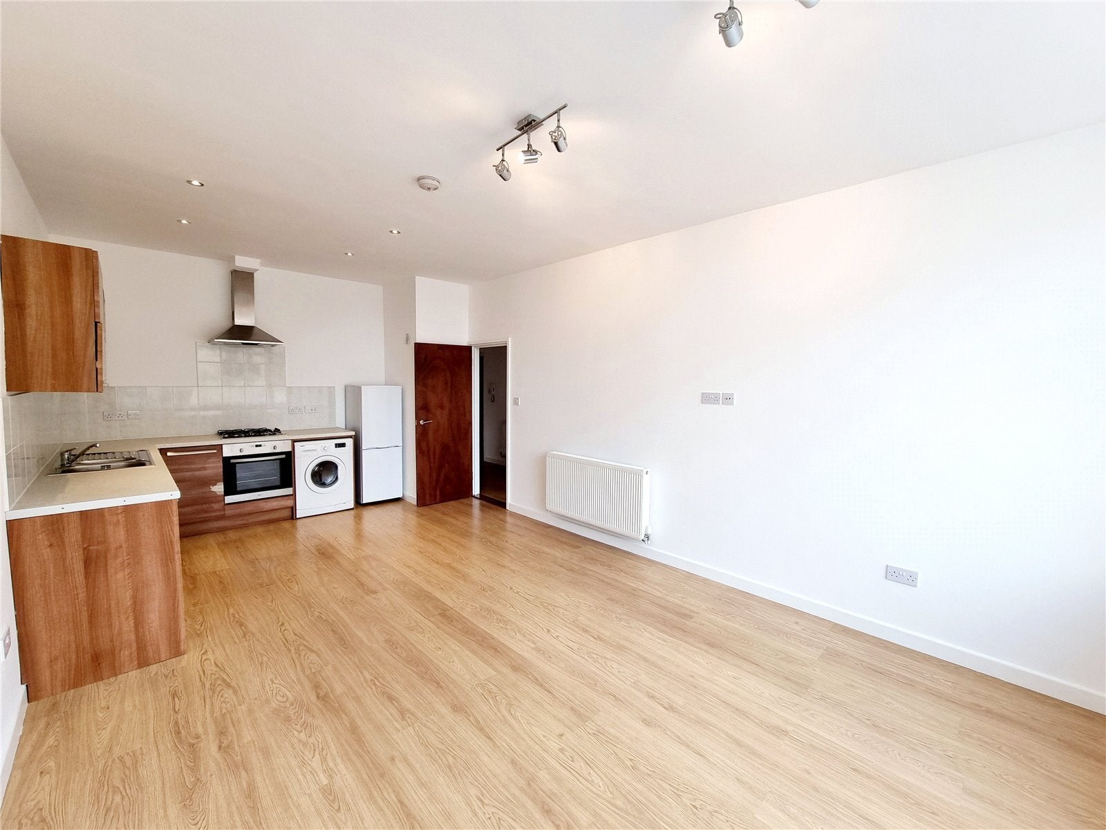 Room Stoke Road in Gosport