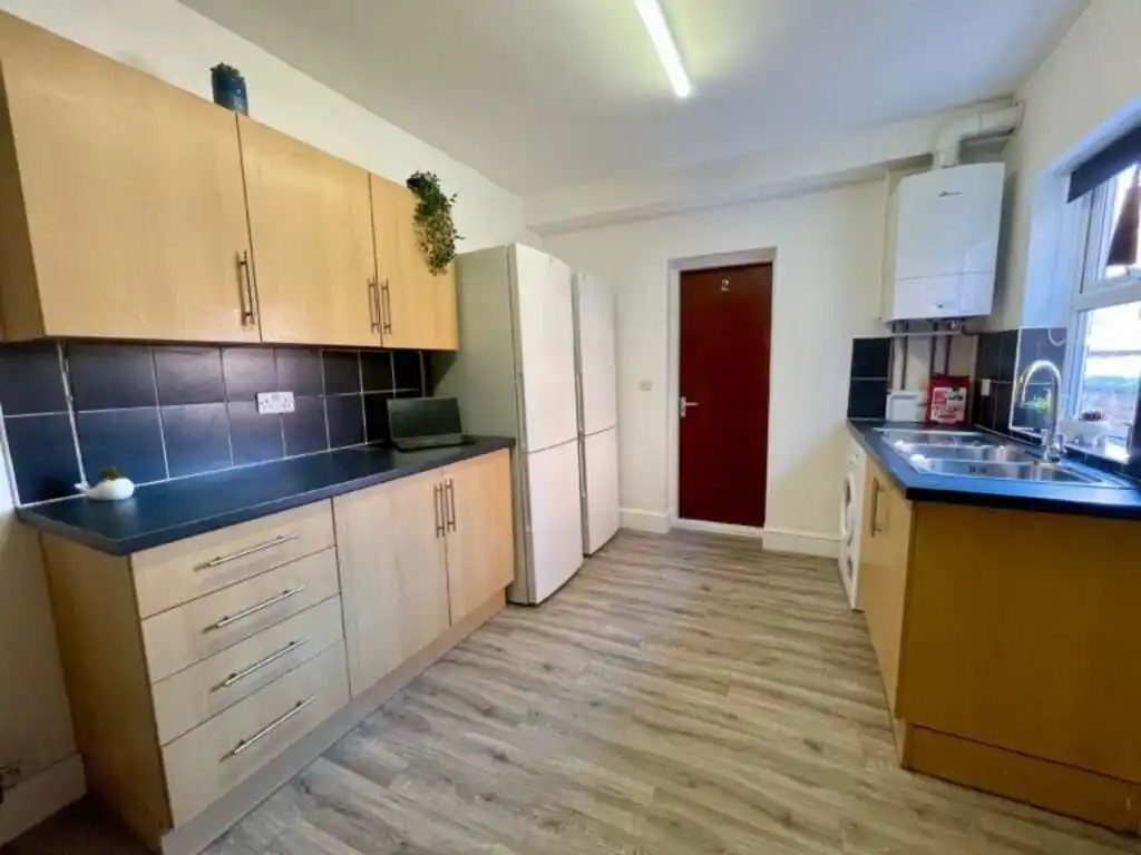 Flat Ermine Road in Chester