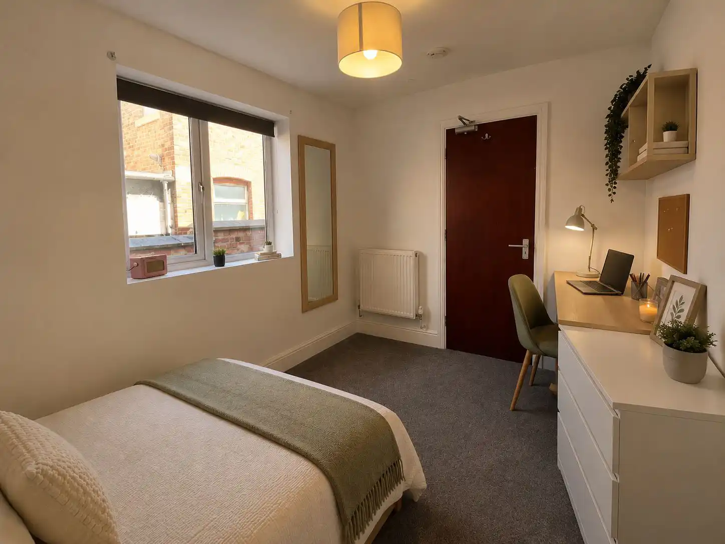 Flat Ermine Road in Chester