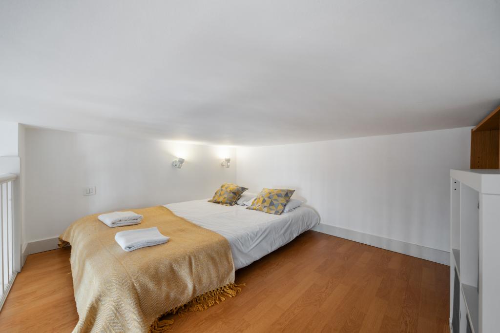 Flat Fairholme Road in Greater London