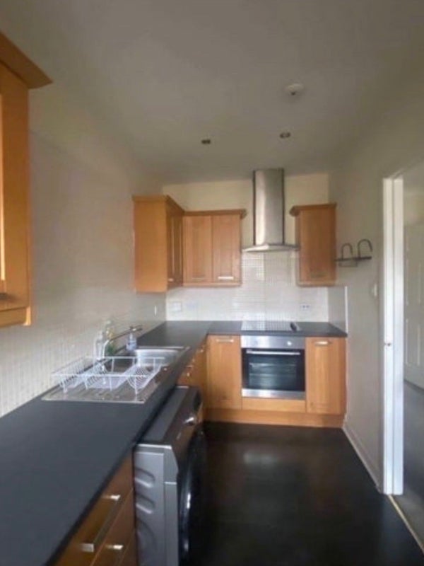 Room Springburn Road in Glasgow
