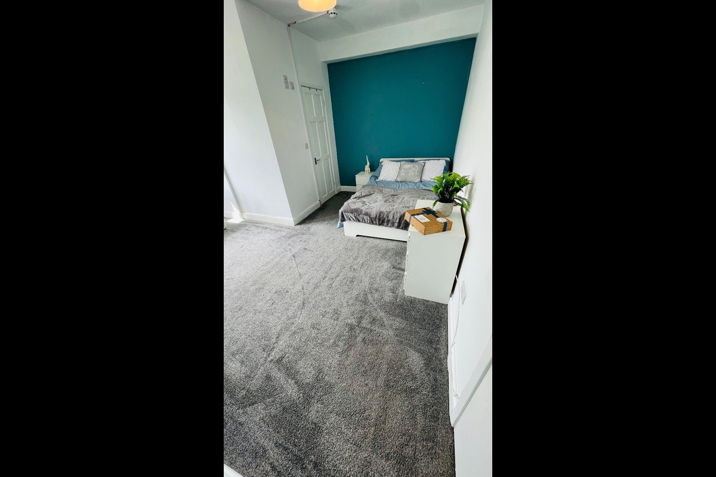 Room Queens Walk in Peterborough