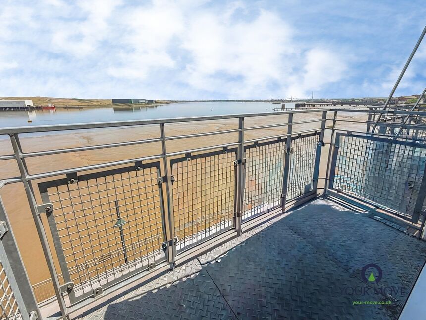 Flat Chichester Wharf in Greater London