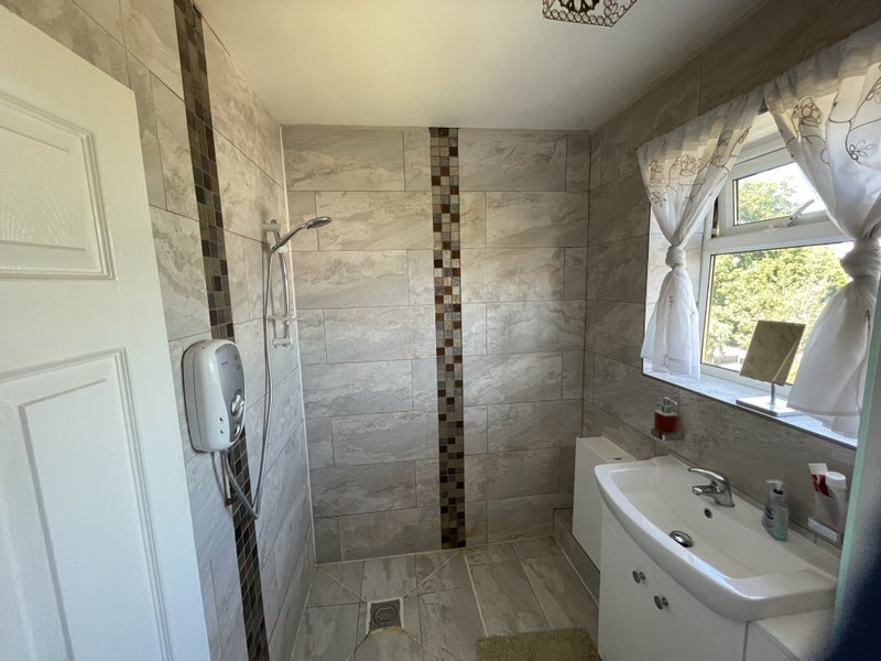 Room St Nicholas Estate in North Warwickshire