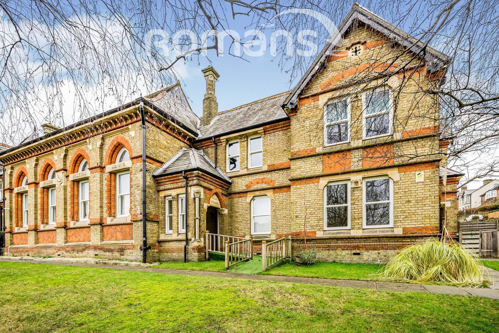 Flat Hughenden Road in High Wycombe