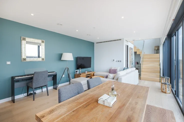 Flat Yabsley Street in Greater London