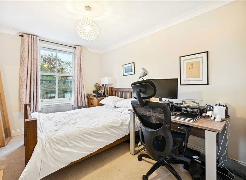 Flat Great Dover Street in Greater London