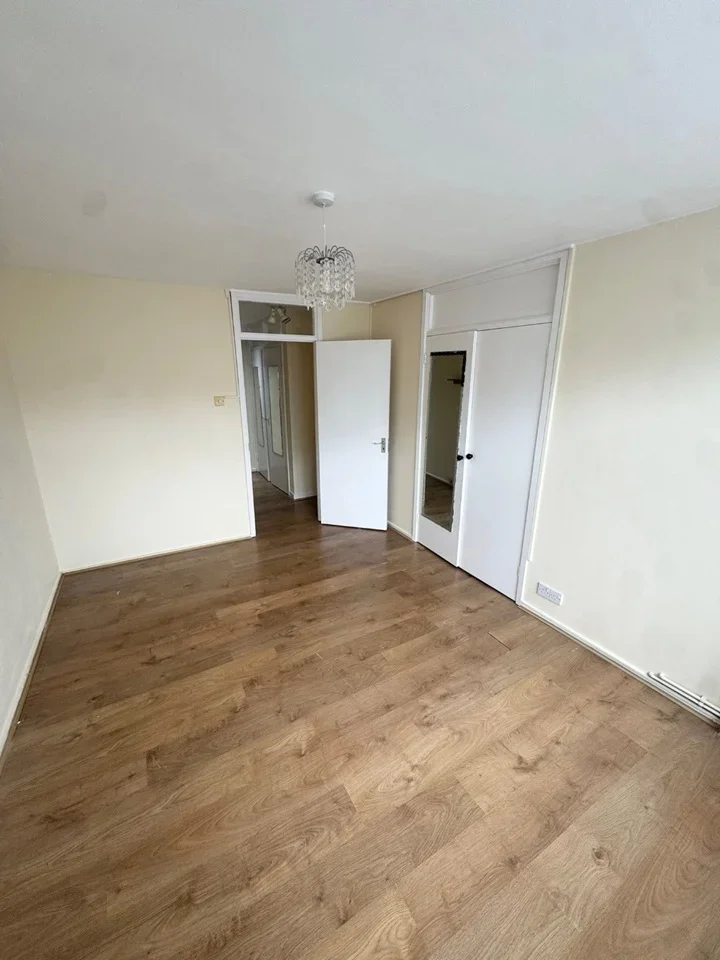 Flat Ashbourne Close in Greater London