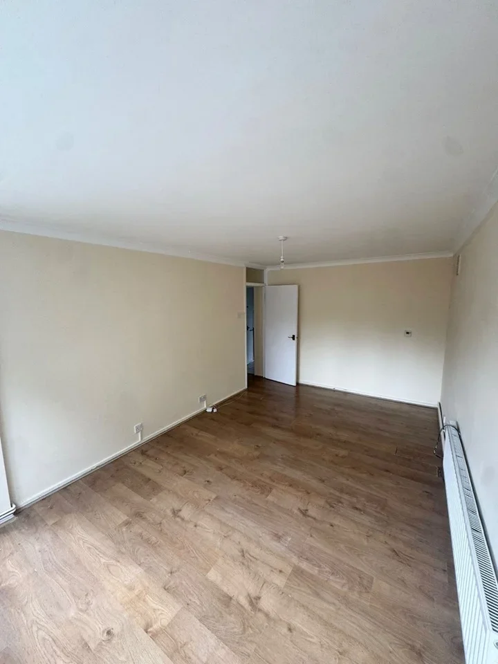 Flat Ashbourne Close in Greater London
