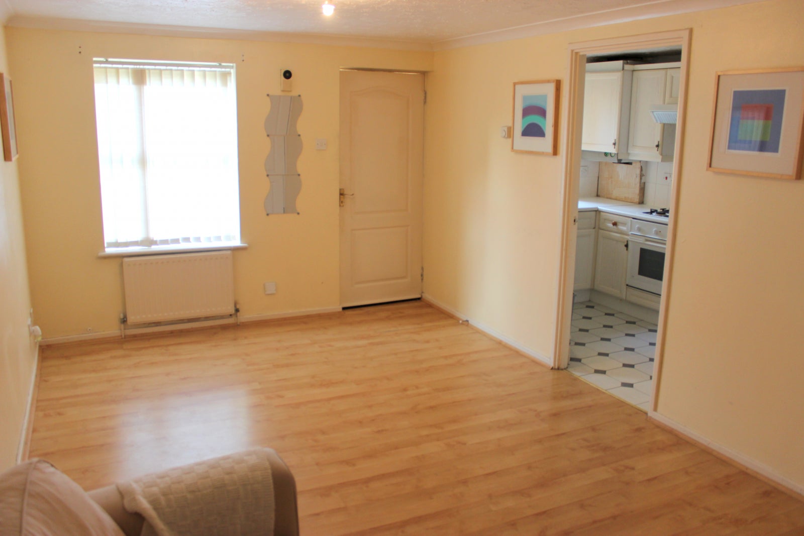 Flat Cranberry Lane in Greater London