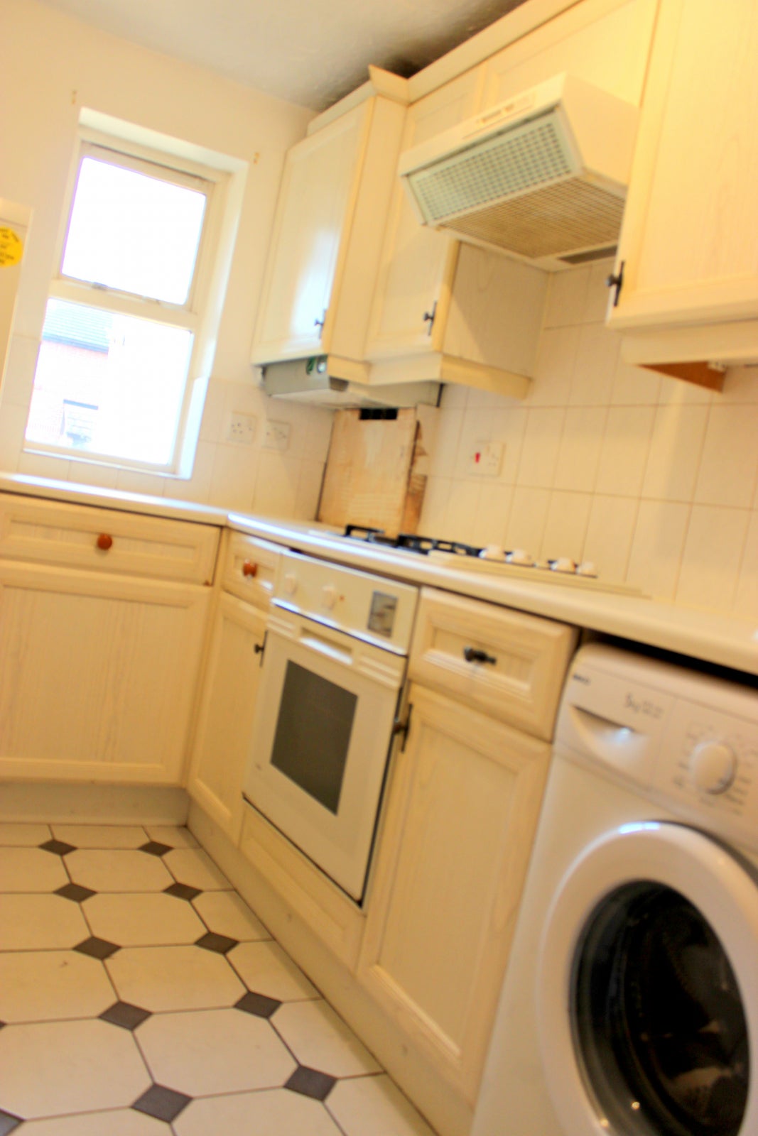 Flat Cranberry Lane in Greater London