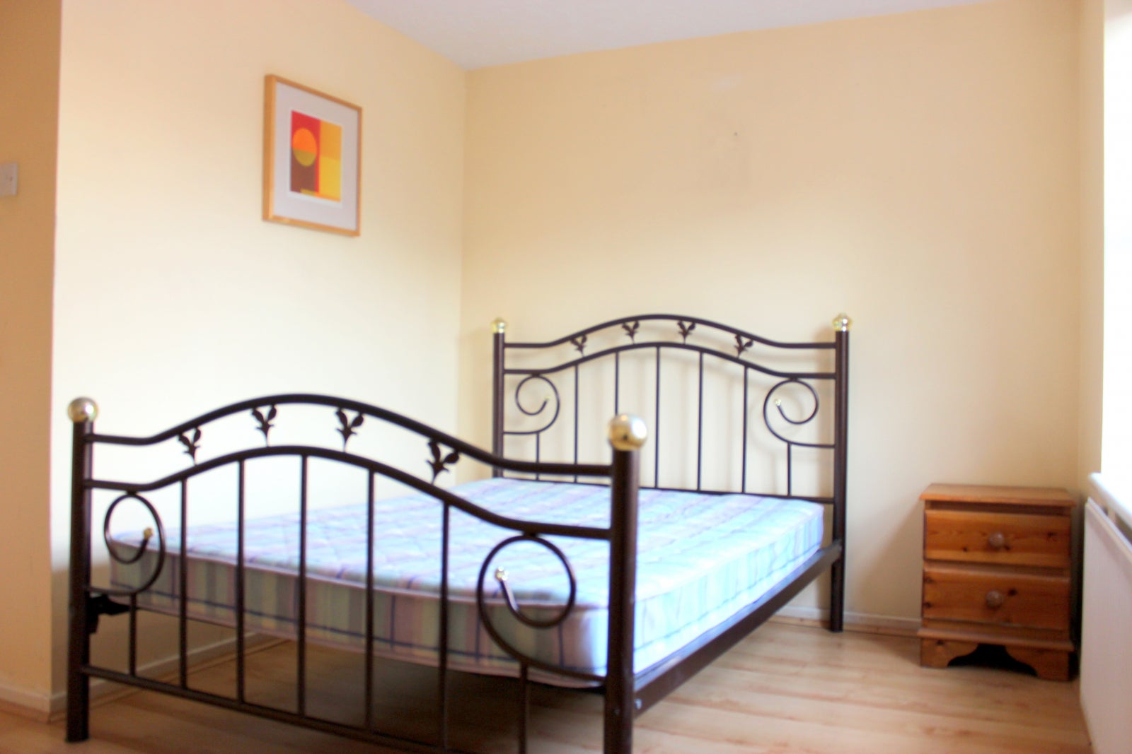 Flat Cranberry Lane in Greater London