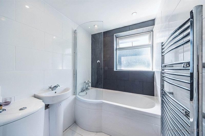 Room Devenay Road in Greater London
