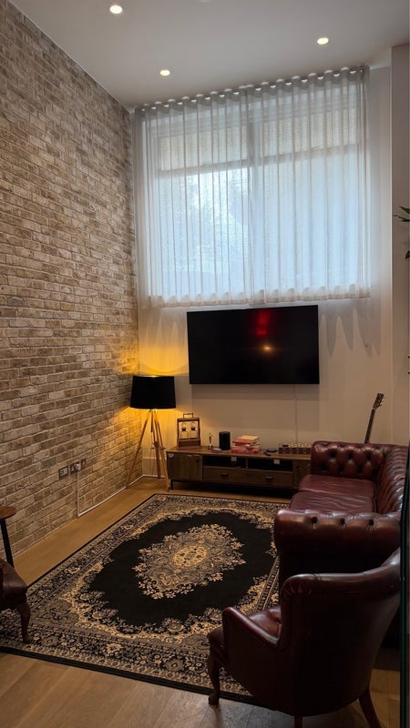 Room Oaklands Place in Greater London