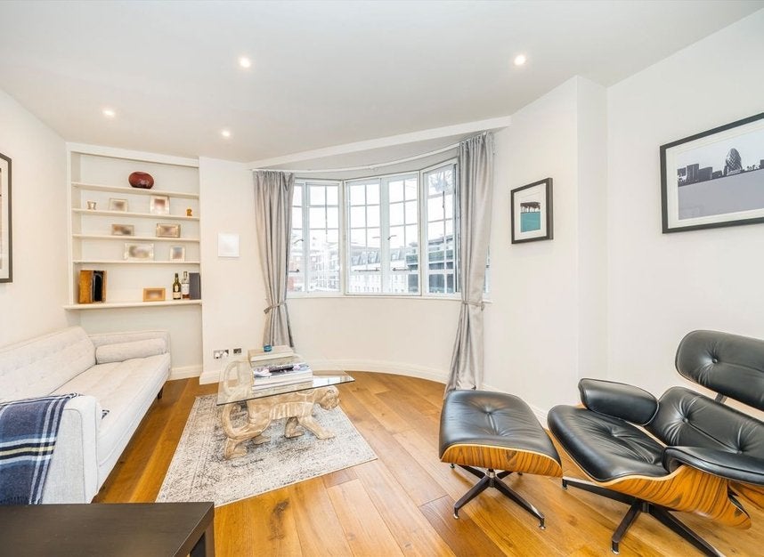 Flat Sloane Avenue in Greater London