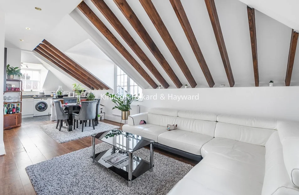 Flat Highgrove Close in Greater London
