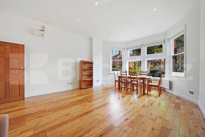 Flat Iverson Road in Greater London