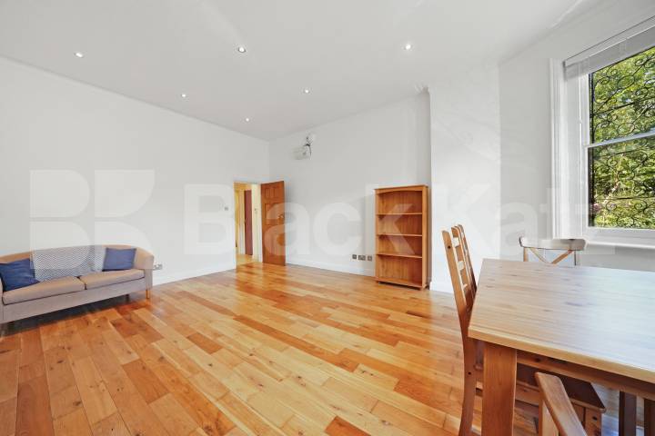 Flat Iverson Road in Greater London
