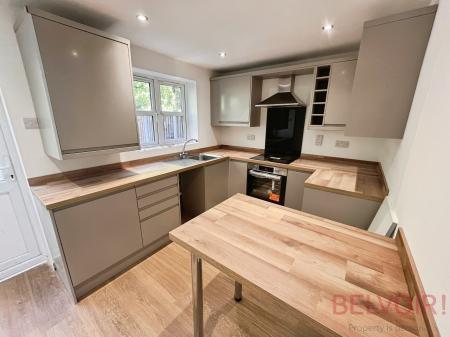 House Ellwood Crescent in Nottingham