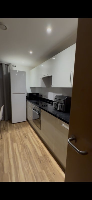 Room Bouverie Court in Leeds