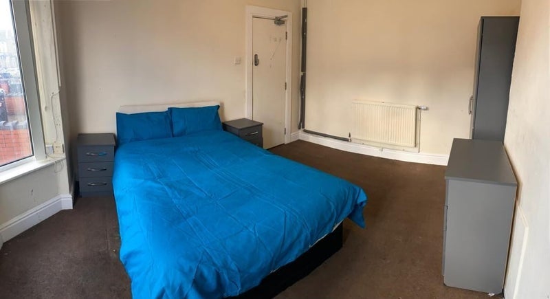 Room Rotton Park Road in Birmingham
