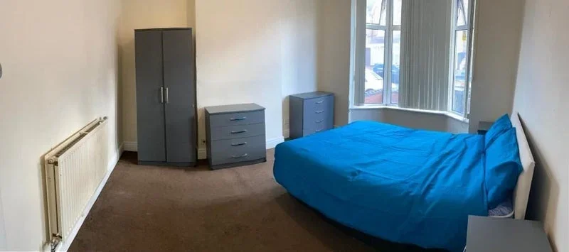 Room Rotton Park Road in Birmingham