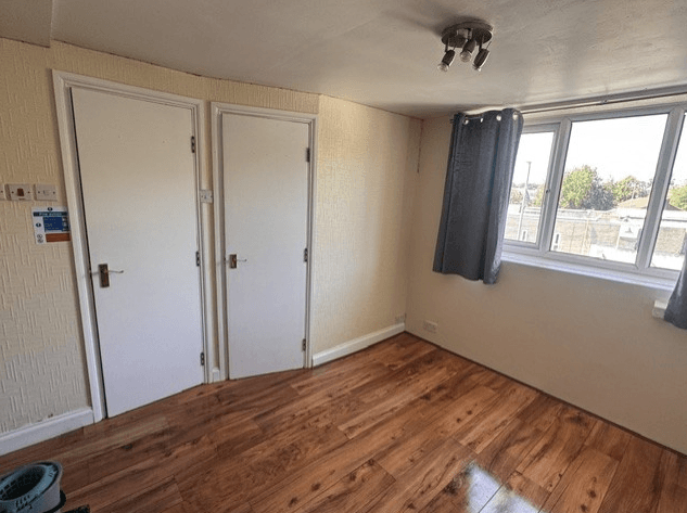 Flat Woodsley Road in Leeds
