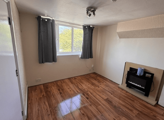 Flat Woodsley Road in Leeds