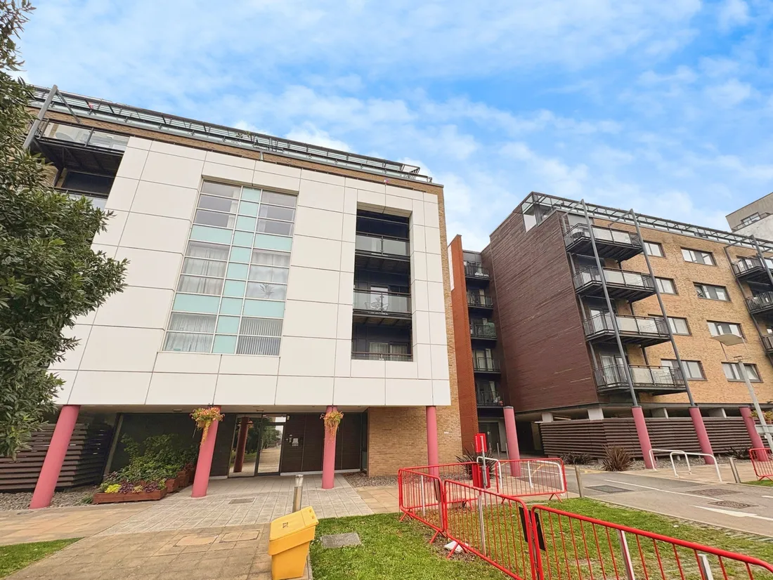 Flat Butetown Link in Cardiff