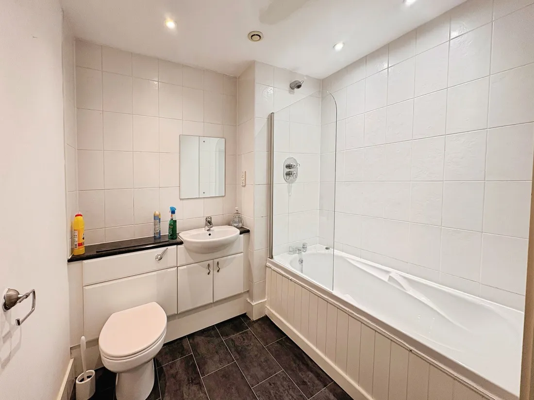 Flat Butetown Link in Cardiff