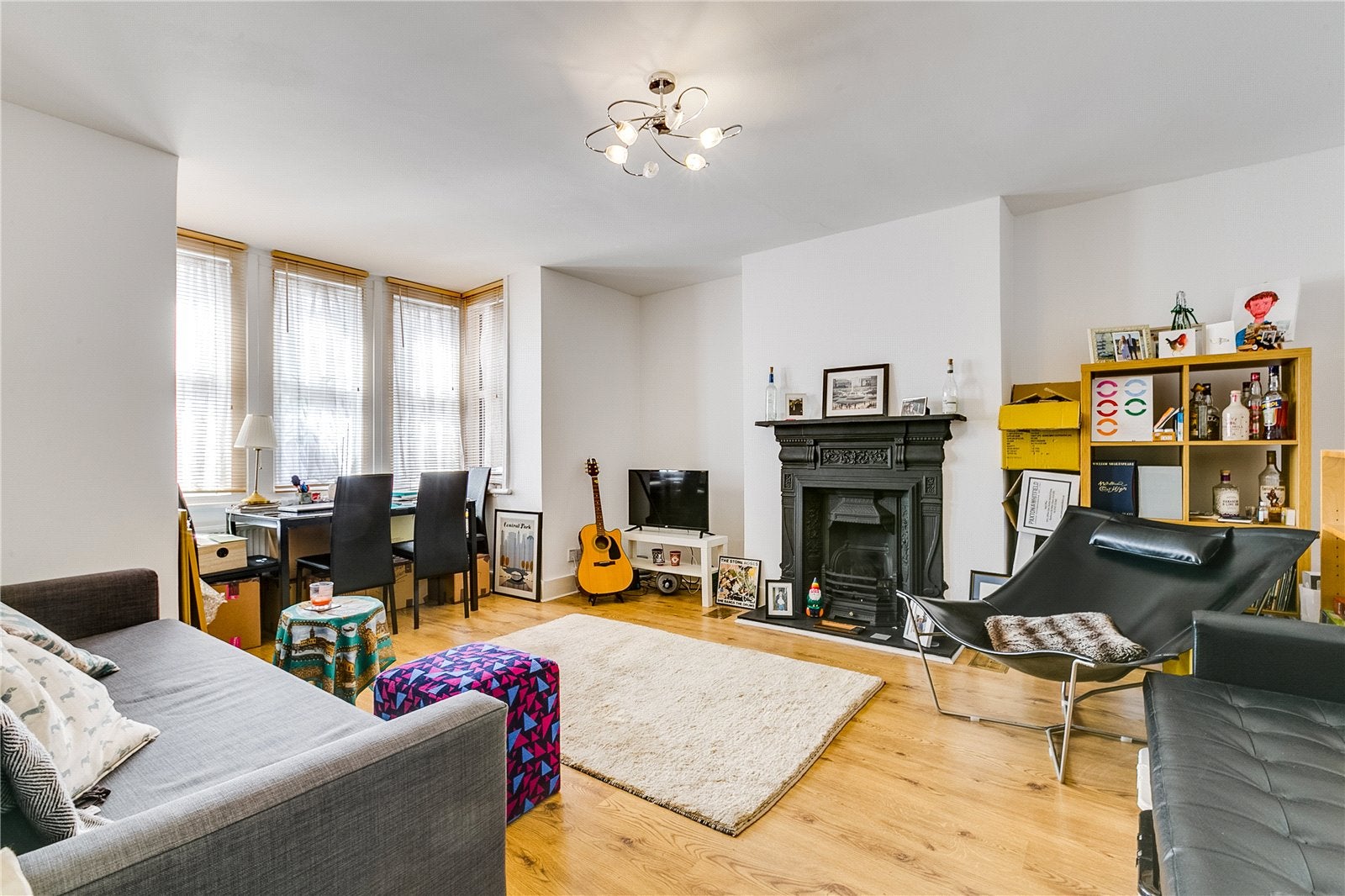 Flat Victoria Road in Greater London