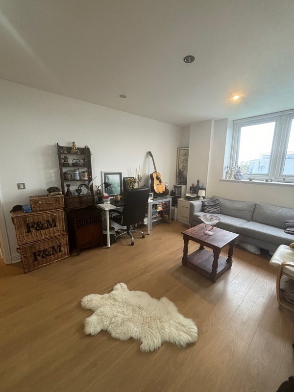 Room Vicarage Lane in Greater London