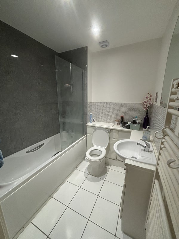 Room Vicarage Lane in Greater London