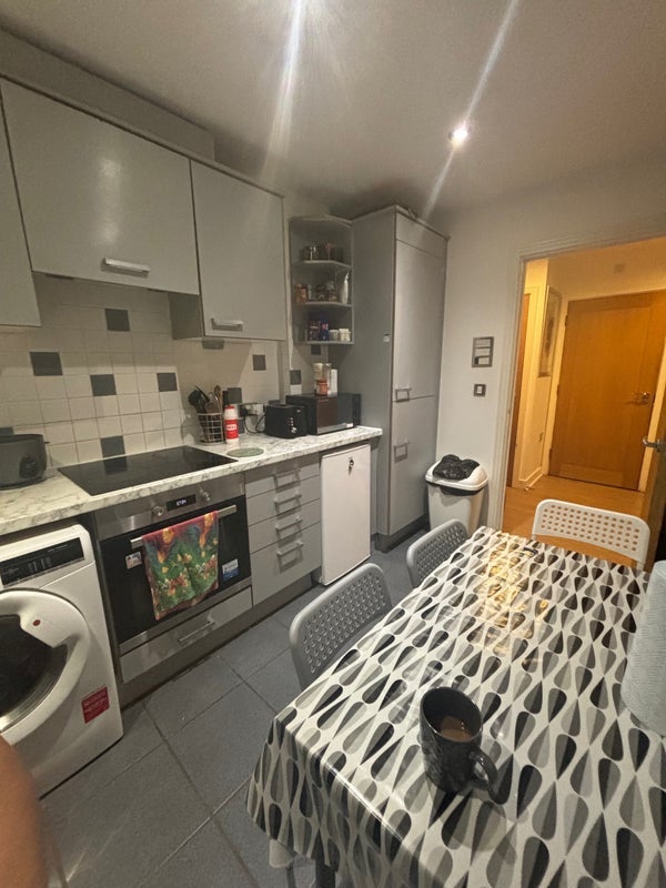 Room Vicarage Lane in Greater London