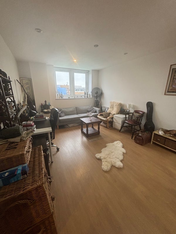 Room Vicarage Lane in Greater London
