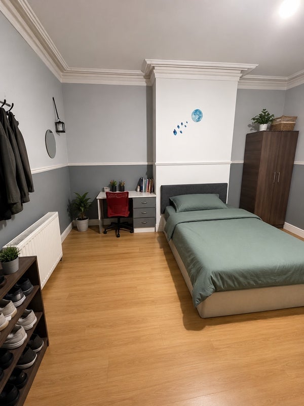 Room Wingrove Avenue in Newcastle upon Tyne
