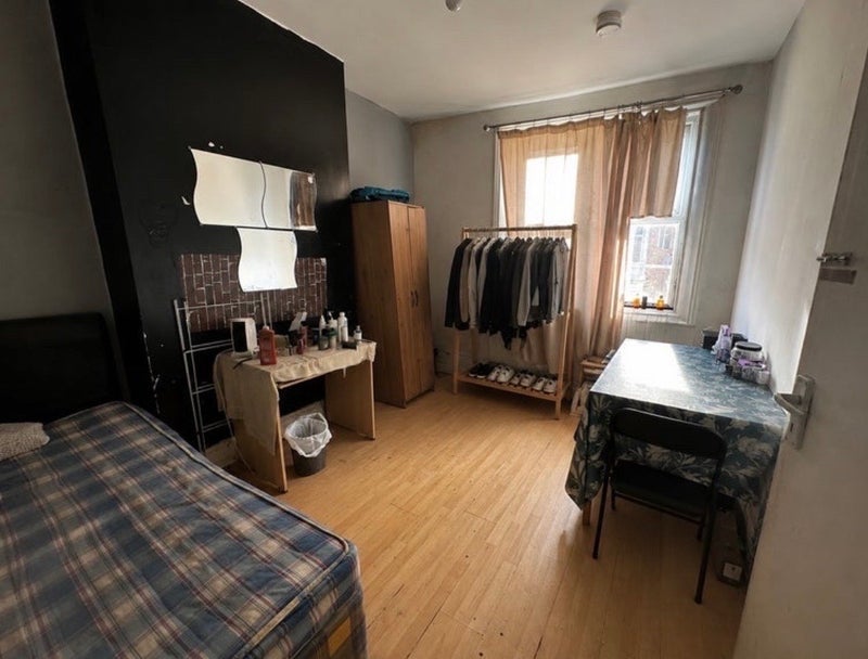 Room Wingrove Avenue in Newcastle upon Tyne