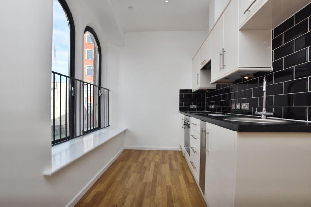 Flat East Street in Bristol