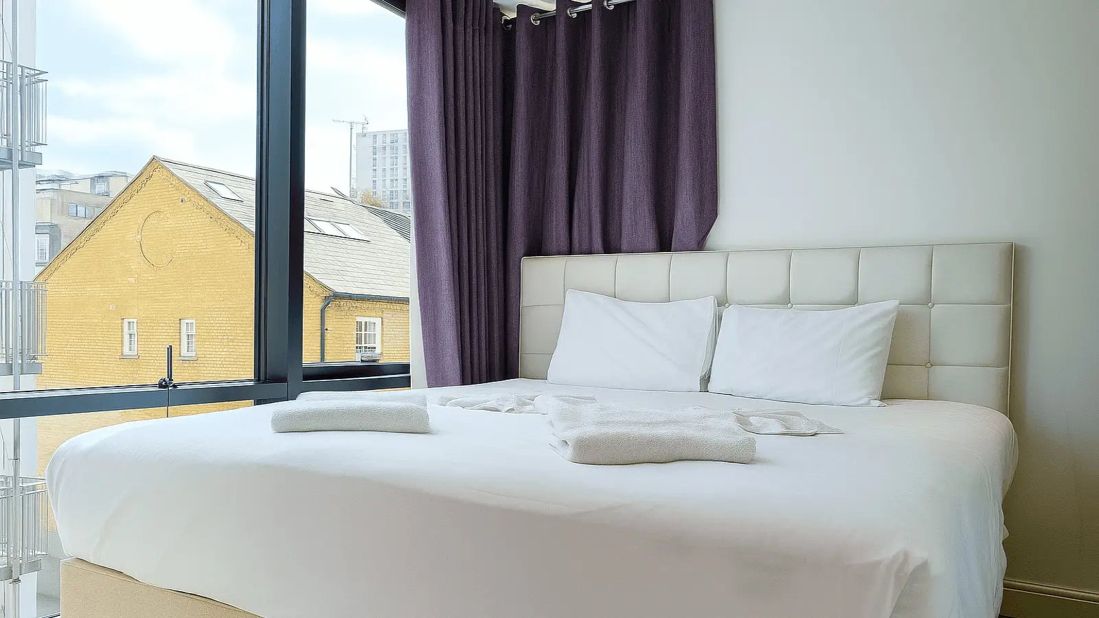 Flat Prince of Wales Passage in Greater London