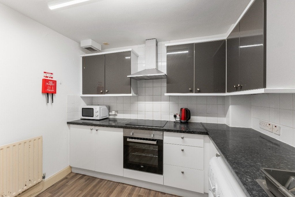 Flat Warrender Park Road in City of Edinburgh