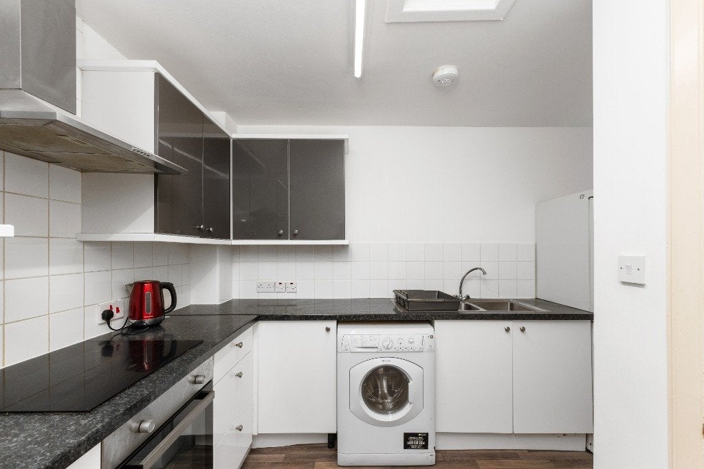 Flat Warrender Park Road in City of Edinburgh