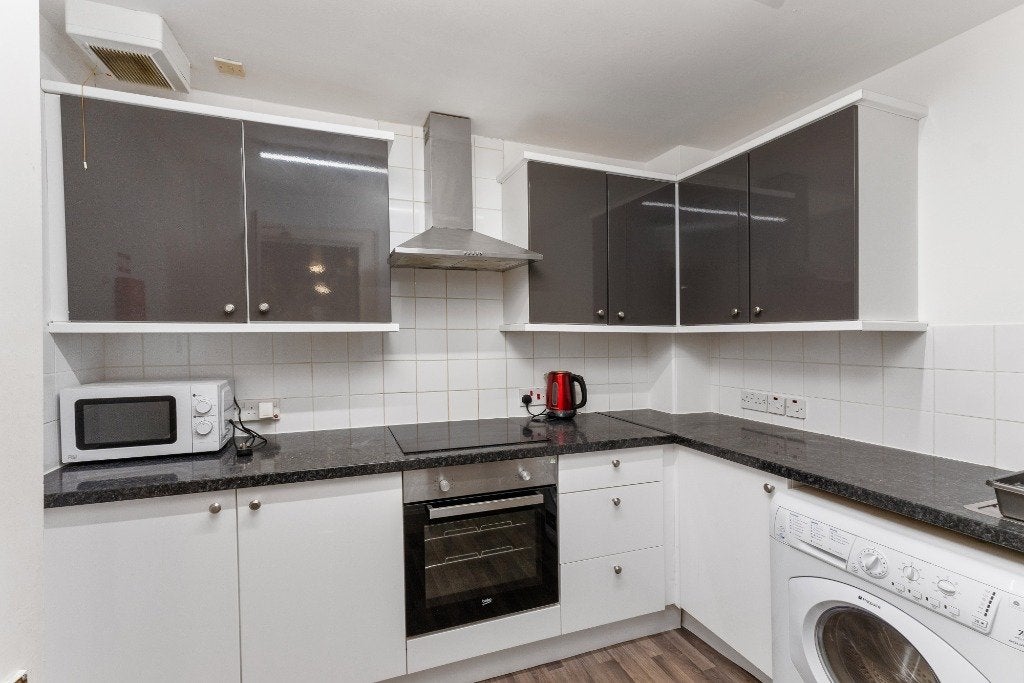 Flat Warrender Park Road in City of Edinburgh