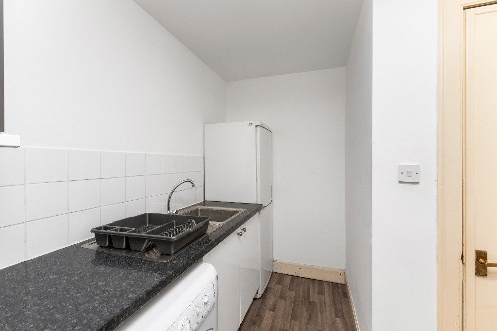 Flat Warrender Park Road in City of Edinburgh