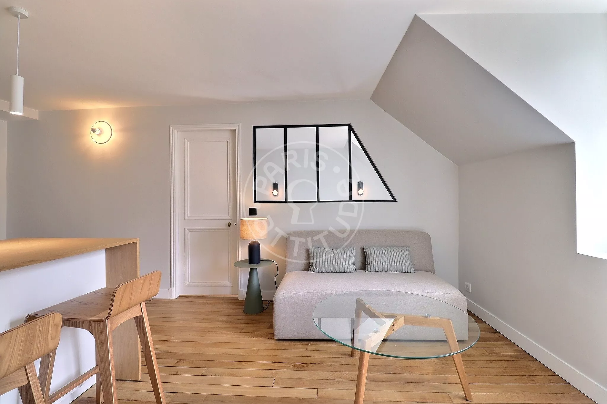 Flat Rue Saint-Lazare in Paris