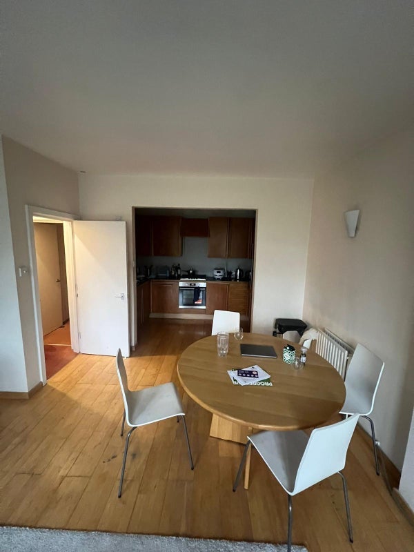 Room West Tenter Street in Greater London