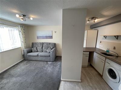 Flat Alexandra Way in Sandwell