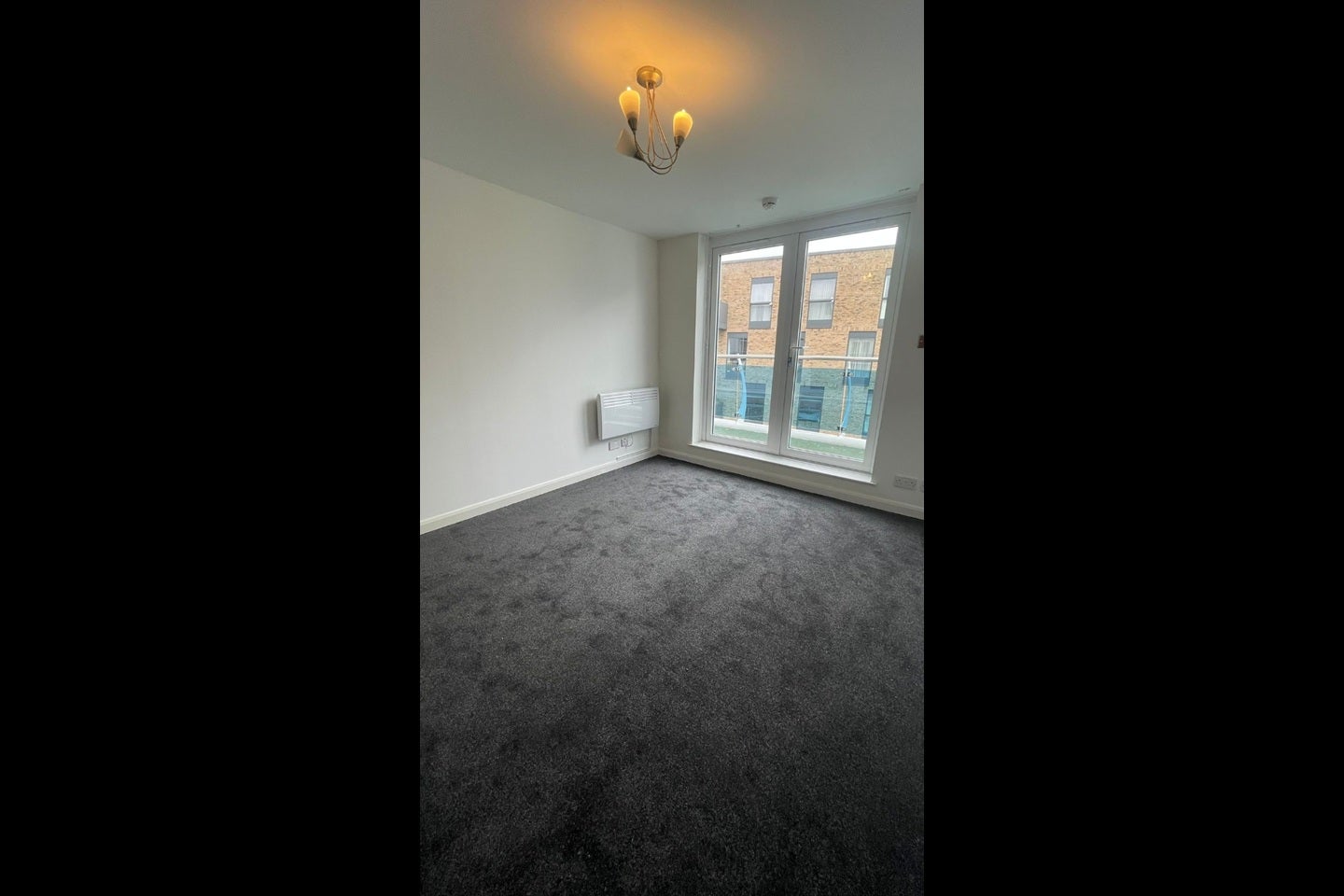 Flat Lyon Road in Greater London