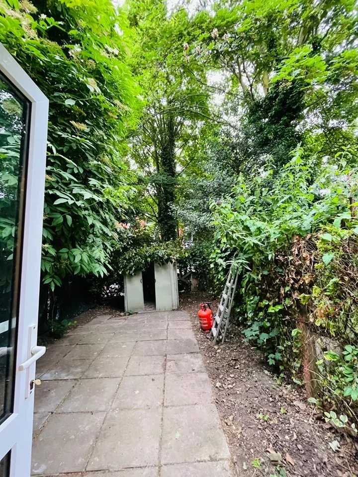 Room Penderyn Way in Greater London