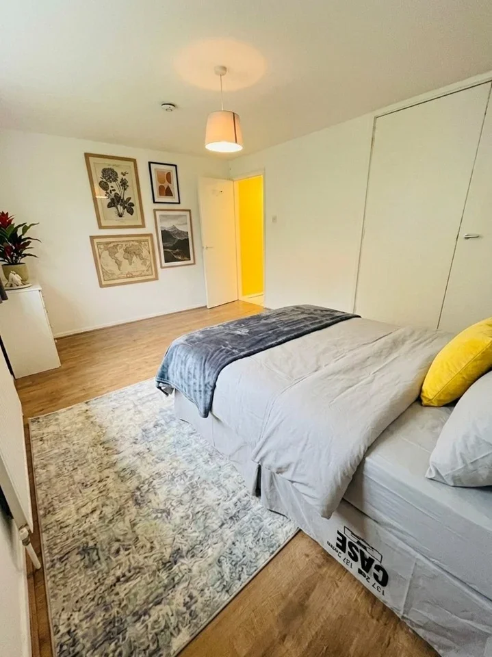 Room Penderyn Way in Greater London